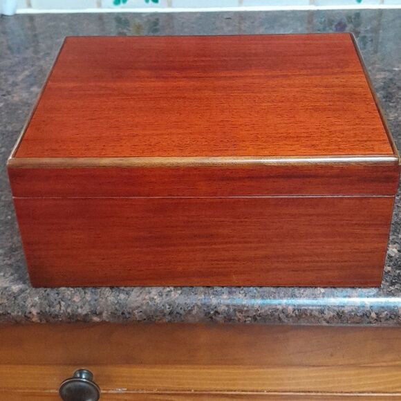 Walnut Cigar Holder...EUC  - Picture 2 of 6